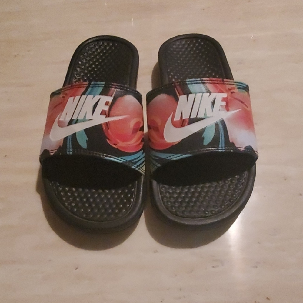 Nike slides